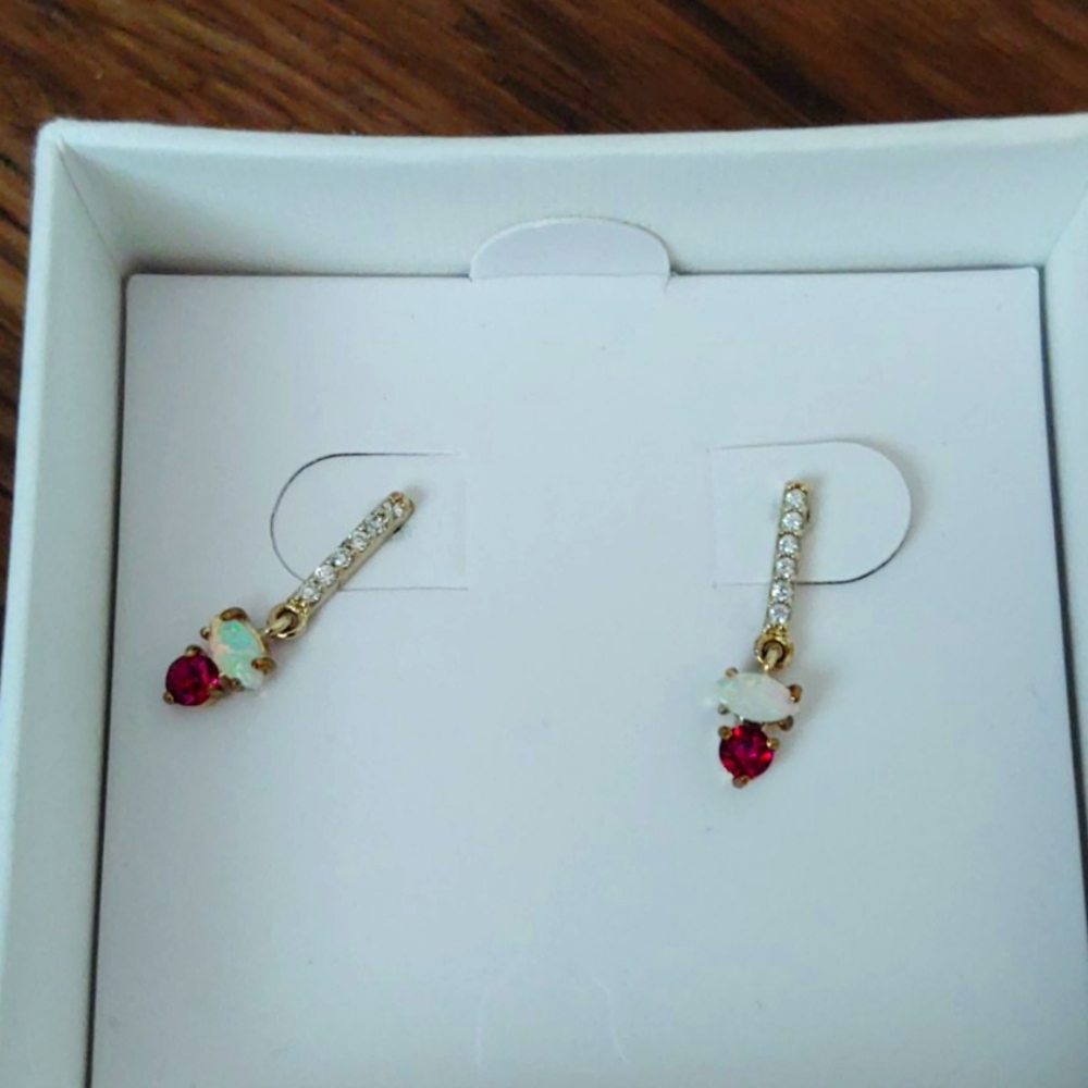 New with tags Chloe Isabel earrings rare